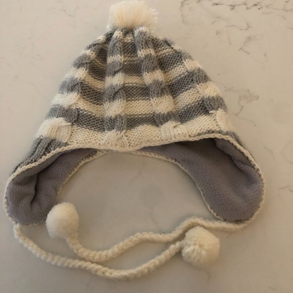 American Eagle Knit and Fleece Trapper Hat - Picture 2 of 3